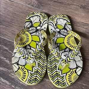 Vera Bradley flip flops